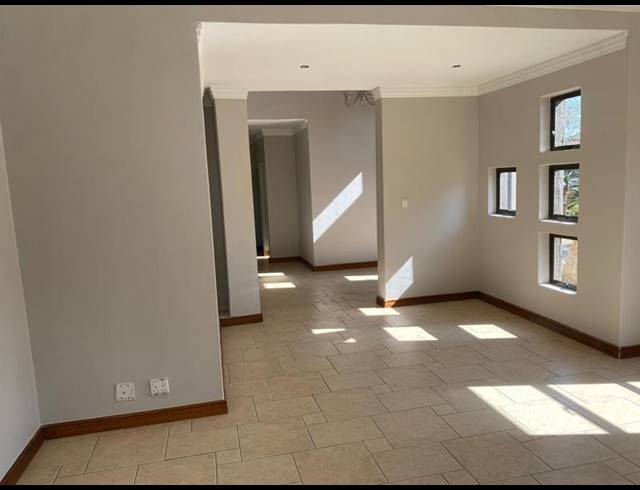4 BEDROOM HOUSE FOR SALE IN MIDSTREAM ESTATE